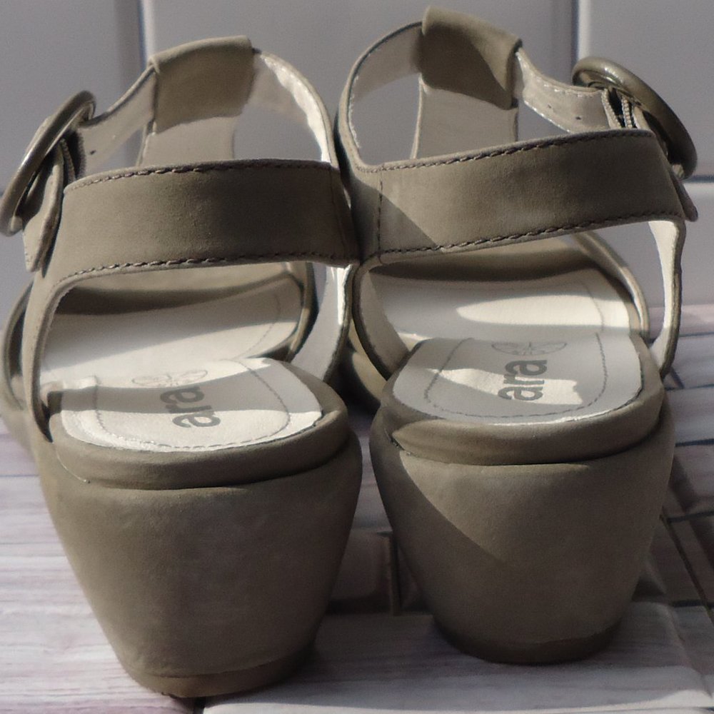 SIZE US 8.5. ARA Luftpolster nubuck leather slingback wedge sandals. - Picture 5 of 16